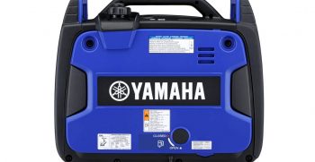 2020-Yamaha-EF2200IS-EU-Blue-Action-003-03